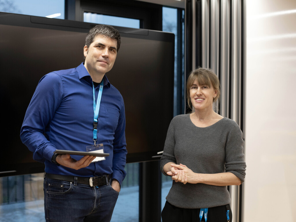 Trainerin und Trainer im Change-Management-Workshop – Moderation und Begleitung von Veränderungsprozessen.